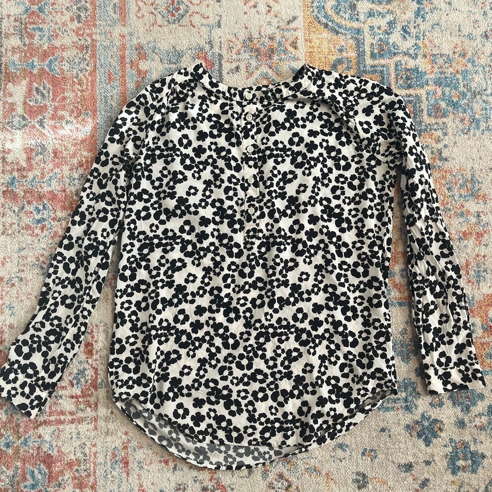 Loft floral black and white silky popover button down blouse